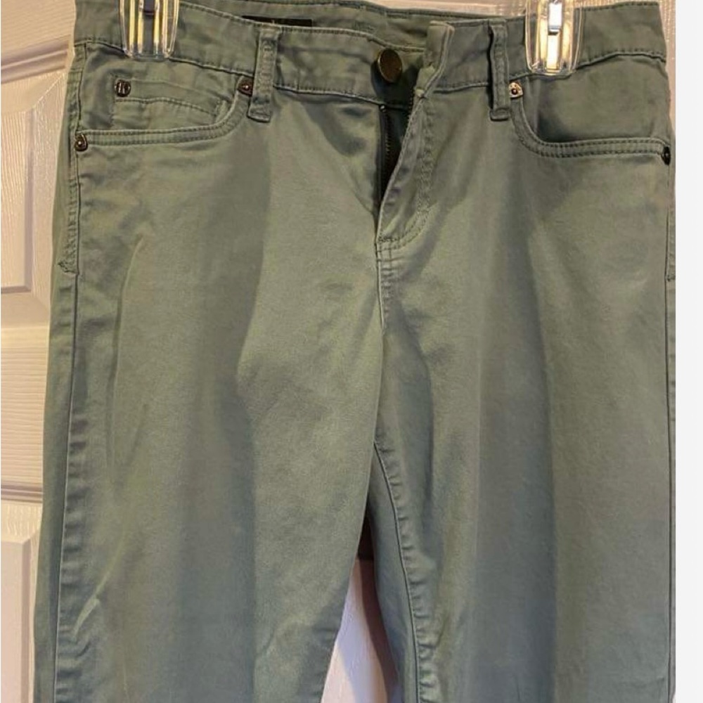 NWOT Dana Mint Green Skinny Pants Size 8